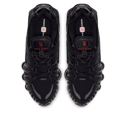 Nike Shox TL Black Max Orange dámske nízke streetové tenisky čierne-oranžové — produktová fotografia na bielom pozadí, bočný pohľad