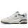 New Balance 550 New Spruce Mini Logo nízke streetové tenisky lomené biele — produktová fotografia na bielom pozadí, bočný pohľad