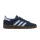 adidas Handball Spezial Navy Gum nízke streetové tenisky tmavomodré — produktová fotografia na bielom pozadí, bočný pohľad