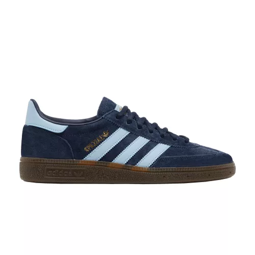 adidas Handball Spezial Navy Gum nízke streetové tenisky tmavomodré — produktová fotografia na bielom pozadí, bočný pohľad