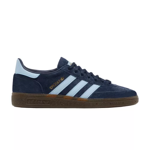adidas Handball Spezial Navy Gum nízke streetové tenisky tmavomodré — produktová fotografia na bielom pozadí, bočný pohľad