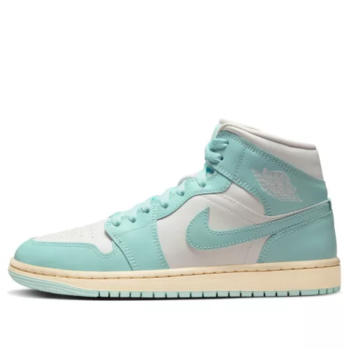 Jordan 1 Mid Light Dew dámske polovysoké streetové tenisky — produktová fotografia na bielom pozadí, bočný pohľad