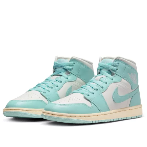 Jordan 1 Mid Light Dew dámske polovysoké streetové tenisky — produktová fotografia na bielom pozadí, bočný pohľad