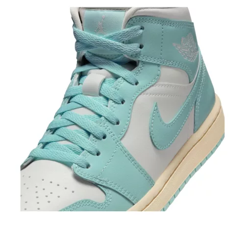 Jordan 1 Mid Light Dew dámske polovysoké streetové tenisky — produktová fotografia na bielom pozadí, bočný pohľad