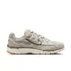Nike P-6000 Light Bone Medium Olive Gum (W) nízke streetové tenisky béžové-olivové — produktová fotografia na bielom pozadí, bočný pohľad