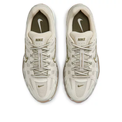 Nike P-6000 Light Bone Medium Olive Gum (W) nízke streetové tenisky béžové-olivové — produktová fotografia na bielom pozadí, bočný pohľad