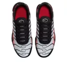Nike Air Max Plus Pure Platinum University Red detské nízke streetové tenisky červené-čierne — produktová fotografia na bielom pozadí, bočný pohľad