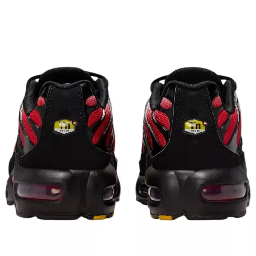Nike Air Max Plus Pure Platinum University Red detské nízke streetové tenisky červené-čierne — produktová fotografia na bielom pozadí, bočný pohľad