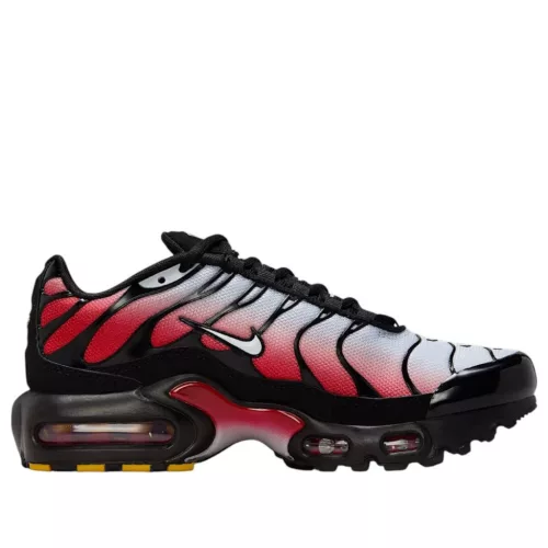 Nike Air Max Plus Pure Platinum University Red detské nízke streetové tenisky červené-čierne — produktová fotografia na bielom pozadí, bočný pohľad