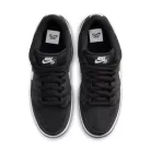 Nike SB Dunk Low Pro Black Gum nízke skejtové tenisky čierne — produktová fotografia na bielom pozadí, bočný pohľad