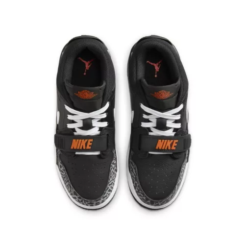 Jordan Legacy 312 Low Black White Safety Orange detské nízke streetové tenisky čierne-biele — produktová fotografia na bielom pozadí, bočný pohľad