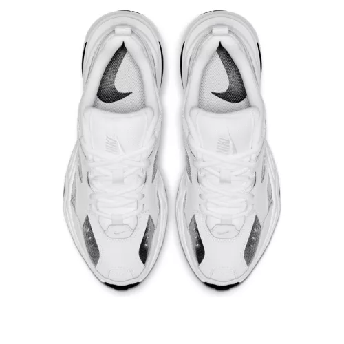 Nike M2K Tekno White Metallic Silver Black dámske nízke streetové tenisky strieborné-biele — produktová fotografia na bielom pozadí, bočný pohľad