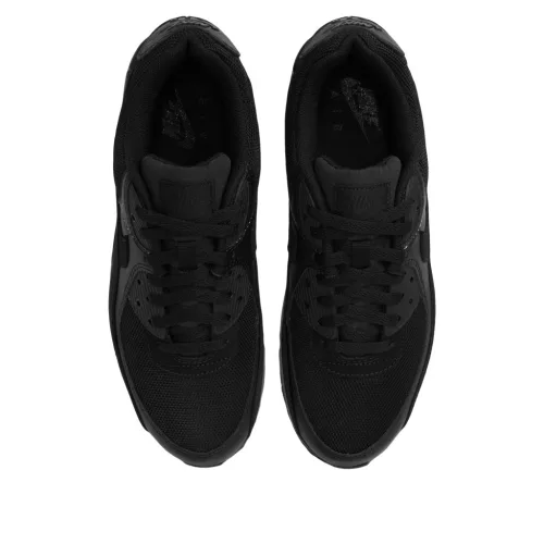 Nike Air Max 90 Recraft Triple Black nízke streetové tenisky čierne — produktová fotografia na bielom pozadí, bočný pohľad