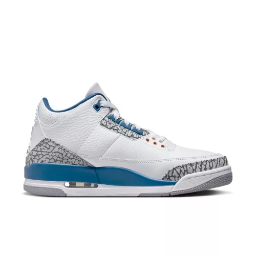 Jordan 3 Retro Wizards nízke streetové tenisky — produktová fotografia na bielom pozadí, bočný pohľad