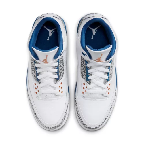 Jordan 3 Retro Wizards nízke streetové tenisky — produktová fotografia na bielom pozadí, bočný pohľad