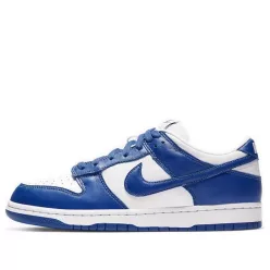 Nike Dunk Low SP Kentucky nízke streetové tenisky — produktová fotografia na bielom pozadí, bočný pohľad