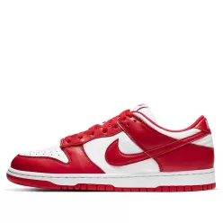 Nike Dunk Low SP St. John's nízke streetové tenisky — produktová fotografia na bielom pozadí, bočný pohľad