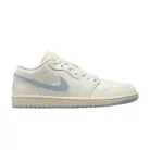 Jordan 1 Low Sail Ghost dámske nízke streetové tenisky lomené biele — produktová fotografia na bielom pozadí, bočný pohľad
