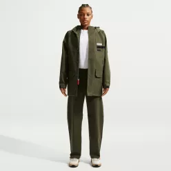 Nike x Tom Sachs Hooded Jacket Olive Canvas/Black pánska mikina s kapucňou olivová-čierna — produktová fotografia na bielom pozadí, bočný pohľad