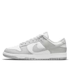 Nike Dunk Low Grey Fog nízke streetové tenisky sivé — produktová fotografia na bielom pozadí, bočný pohľad