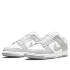 Nike Dunk Low Grey Fog nízke streetové tenisky sivé — produktová fotografia na bielom pozadí, bočný pohľad