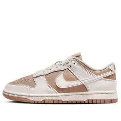 Nike Dunk Low Next Nature Beige Sail dámske nízke streetové tenisky béžové-lomené biele — produktová fotografia na bielom pozadí, bočný pohľad