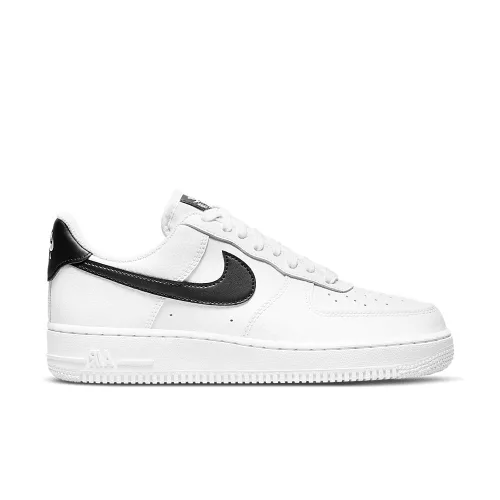 Nike Air Force 1 Low White Black dámske nízke streetové tenisky biele-čierne — produktová fotografia na bielom pozadí, bočný pohľad