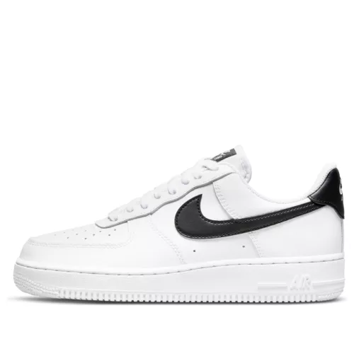Nike Air Force 1 Low White Black dámske nízke streetové tenisky biele-čierne — produktová fotografia na bielom pozadí, bočný pohľad