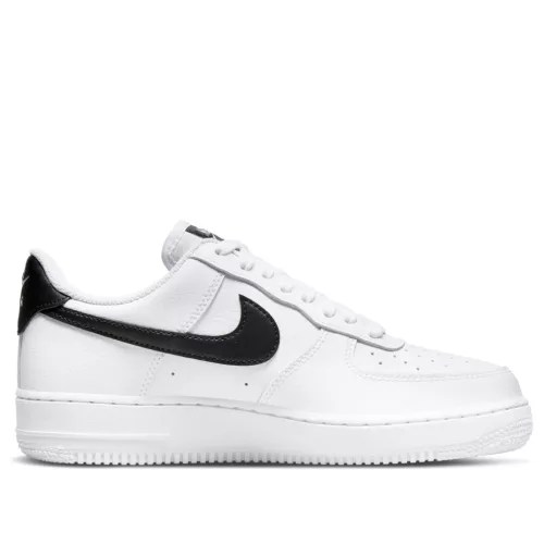 Nike Air Force 1 Low White Black dámske nízke streetové tenisky biele-čierne — produktová fotografia na bielom pozadí, bočný pohľad