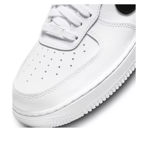Nike Air Force 1 Low White Black dámske nízke streetové tenisky biele-čierne — produktová fotografia na bielom pozadí, bočný pohľad