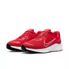Nike Quest 5 'University Red' dámske nízke streetové tenisky červené — produktová fotografia na bielom pozadí, bočný pohľad