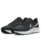 Nike Air Zoom Pegasus 39 Black White nízke bežecké tenisky čierne-sivé — produktová fotografia na bielom pozadí, bočný pohľad