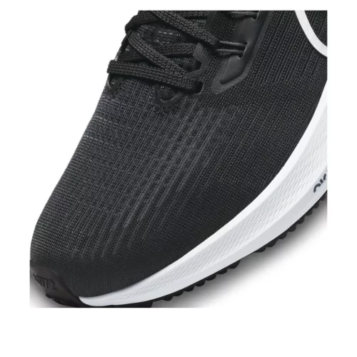 Nike Air Zoom Pegasus 39 Black White nízke bežecké tenisky čierne-sivé — produktová fotografia na bielom pozadí, bočný pohľad