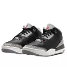 Jordan 3 Retro Black Cement (2024) detské nízke streetové tenisky čierne — produktová fotografia na bielom pozadí, bočný pohľad