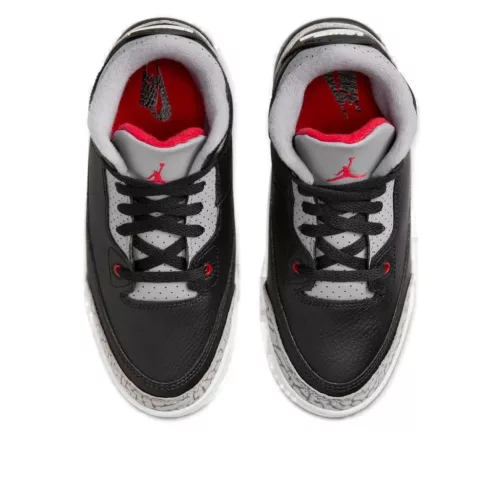 Jordan 3 Retro Black Cement (2024) detské nízke streetové tenisky čierne — produktová fotografia na bielom pozadí, bočný pohľad