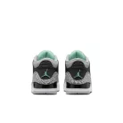 Jordan 3 Retro Green Glow detské nízke streetové tenisky zelené — produktová fotografia na bielom pozadí, bočný pohľad
