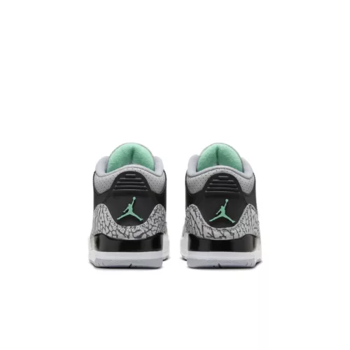 Jordan 3 Retro Green Glow detské nízke streetové tenisky zelené — produktová fotografia na bielom pozadí, bočný pohľad
