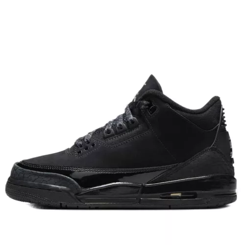 Jordan 3 Retro Black Cat (2025) detské nízke streetové tenisky čierne — produktová fotografia na bielom pozadí, bočný pohľad