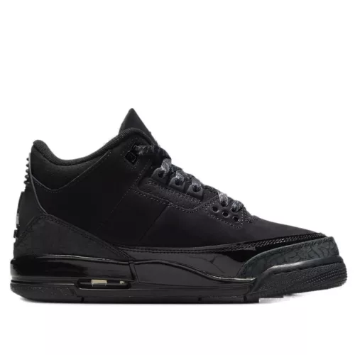 Jordan 3 Retro Black Cat (2025) detské nízke streetové tenisky čierne — produktová fotografia na bielom pozadí, bočný pohľad