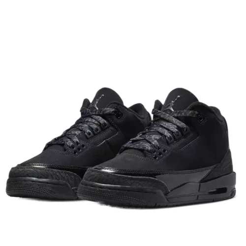 Jordan 3 Retro Black Cat (2025) detské nízke streetové tenisky čierne — produktová fotografia na bielom pozadí, bočný pohľad
