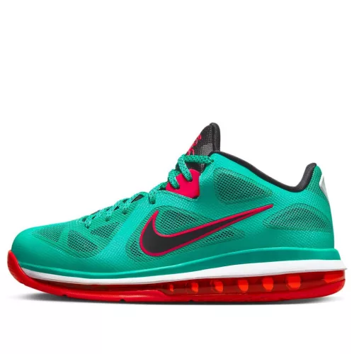 Nike LeBron 9 Low Reverse Liverpool nízke basketbalové tenisky — produktová fotografia na bielom pozadí, bočný pohľad