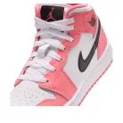 Jordan 1 Mid Pink Gaze detské polovysoké streetové tenisky ružové — produktová fotografia na bielom pozadí, bočný pohľad
