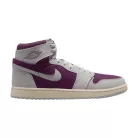Jordan 1 High Zoom Air CMFT 2 Bordeaux dámske vysoké streetové tenisky — produktová fotografia na bielom pozadí, bočný pohľad