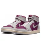 Jordan 1 High Zoom Air CMFT 2 Bordeaux dámske vysoké streetové tenisky — produktová fotografia na bielom pozadí, bočný pohľad