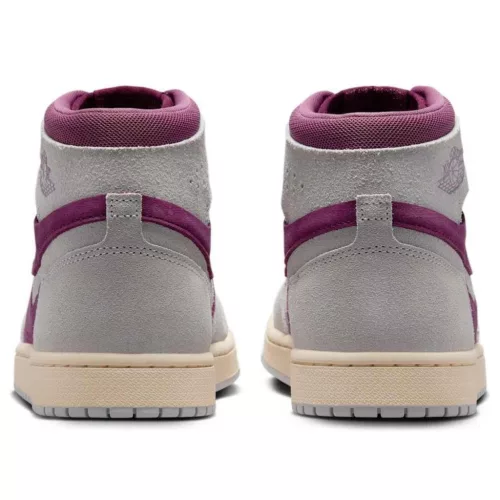 Jordan 1 High Zoom Air CMFT 2 Bordeaux dámske vysoké streetové tenisky — produktová fotografia na bielom pozadí, bočný pohľad
