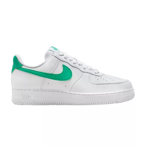 Nike Air Force 1 '07 Next Nature White Stadium Green dámske nízke streetové tenisky biele-zelené — produktová fotografia na bielom pozadí, bočný pohľad