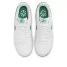 Nike Air Force 1 '07 Next Nature White Stadium Green dámske nízke streetové tenisky biele-zelené — produktová fotografia na bielom pozadí, bočný pohľad