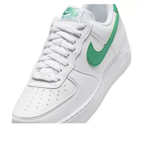 Nike Air Force 1 '07 Next Nature White Stadium Green dámske nízke streetové tenisky biele-zelené — produktová fotografia na bielom pozadí, bočný pohľad