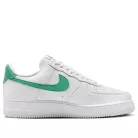 Nike Air Force 1 '07 Next Nature White Stadium Green dámske nízke streetové tenisky biele-zelené — produktová fotografia na bielom pozadí, bočný pohľad