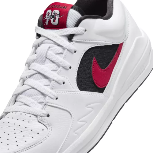 Jordan Stadium 90 White Black Gym Red nízke streetové tenisky biele-čierne — produktová fotografia na bielom pozadí, bočný pohľad